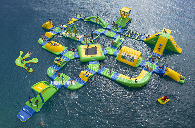 湖面水上大闖關