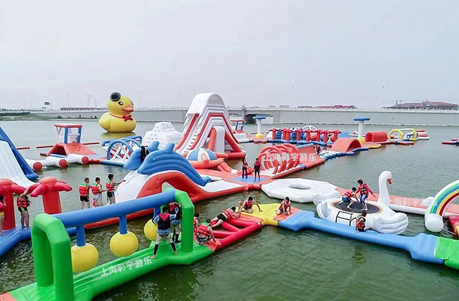 新款湖面水上沖關